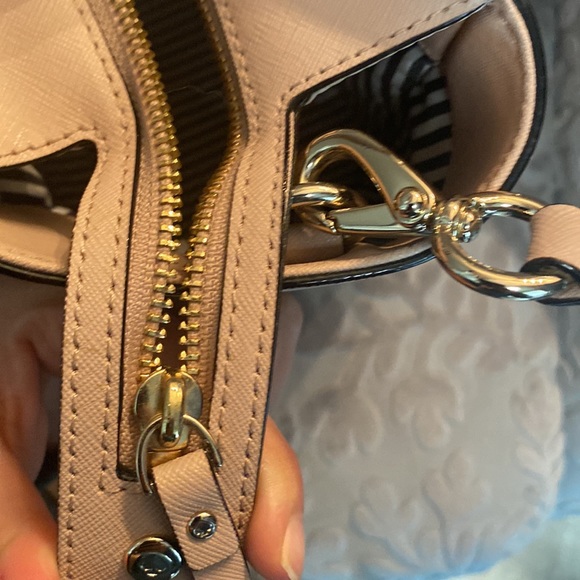 Large pink Kate Spade purse with crossbody strap - Picture 6 of 13